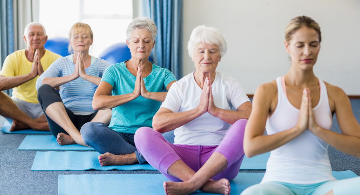 O yoga na terceira idade