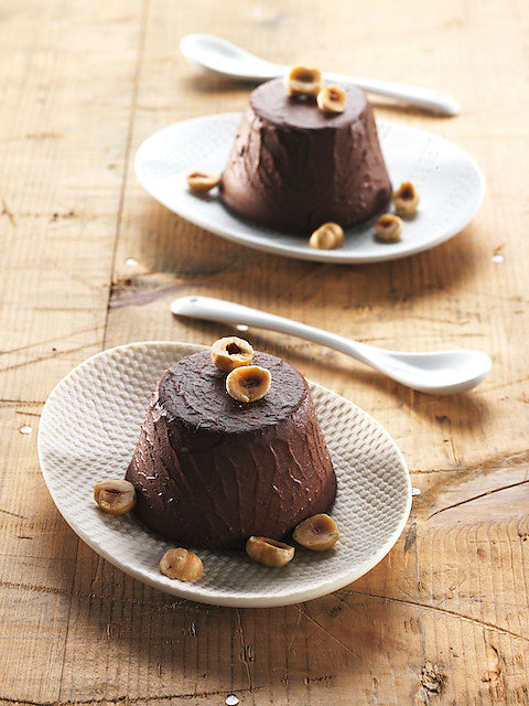 Pudins de milho com cacau amargo e avelãs